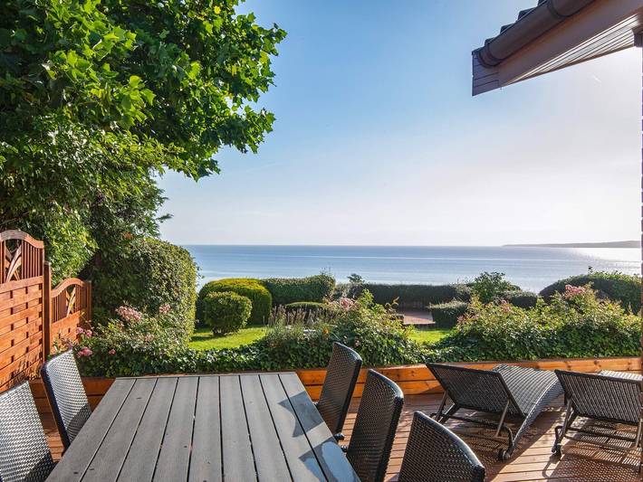 Ferieudlejning for 6 personer, med Terrasse og Have i Hvidbjerg Strand