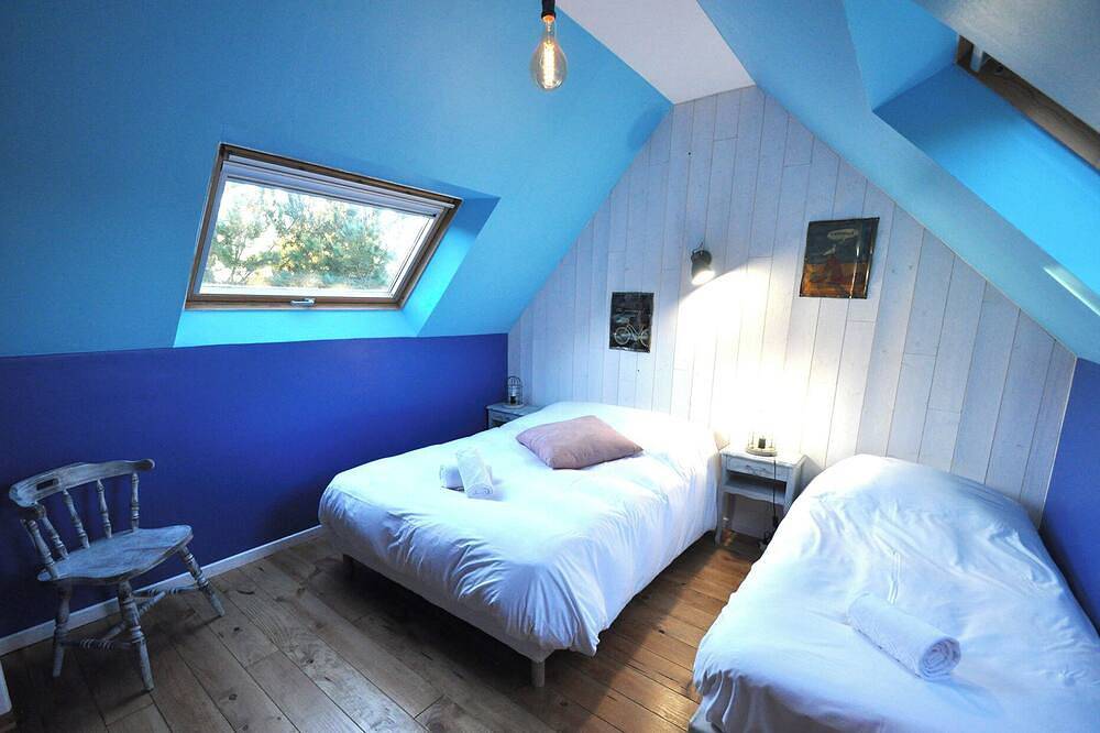 Villa et sa Dépendance, Piscine Privée, Sauna, salles de jeux Sans Vis A Vis in Bonneville-la-Louvet, Région de Lisieux