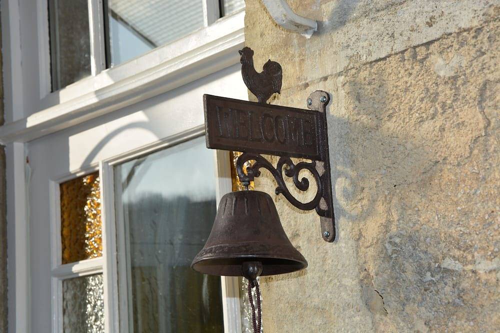 Le P'tit Pichot Charming Cottage in little wine village 8kms from Beaune in Nantoux, Beaune region