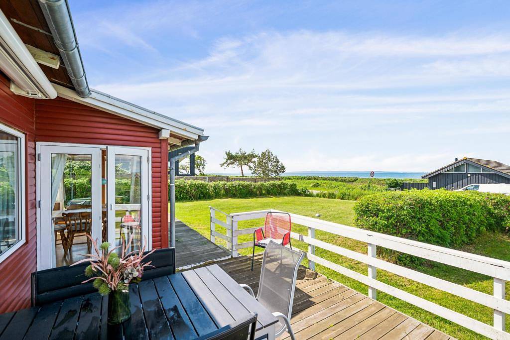 Älteres, gemütliches Ferienhaus mit Panoramablick auf die Aarhus-Bucht, nahe dem Sandstrand in Skødshoved, Knebel