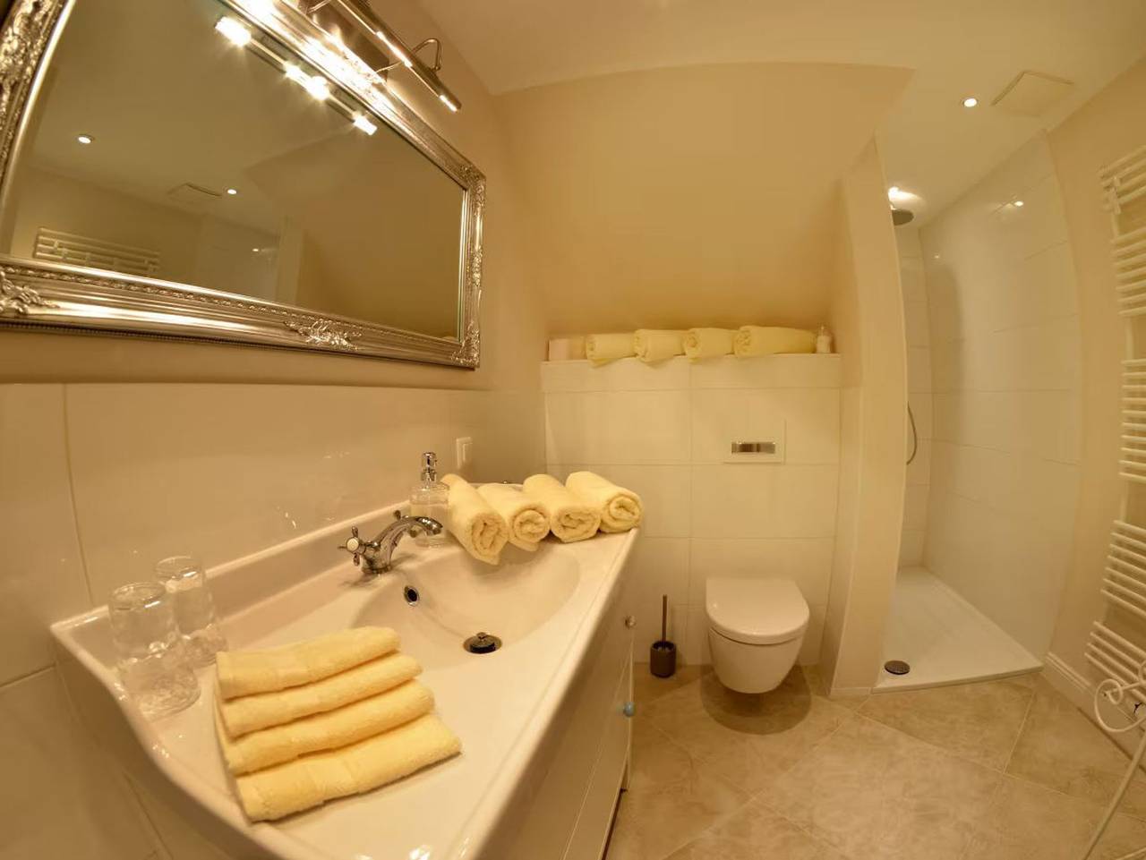 Ganze Ferienwohnung, Mr Landhaus Uhlenhof 5 - Landhaus Uhlenhof 5 in Groß Zicker, Mönchgut