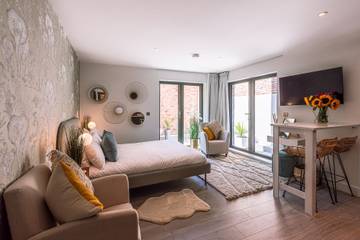 Log Cabin for 2 People in York, Yorkshire, Photo 1