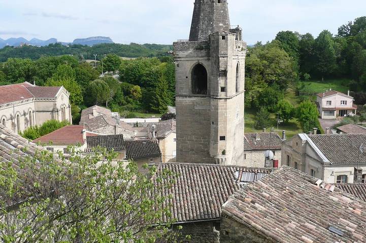Location de vacances pour 10 personnes, avec terrasse et jacuzzi à Grane