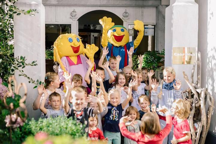 Hotel für 5 Personen, mit Garten und Kinderpool sowie Sauna und Pool