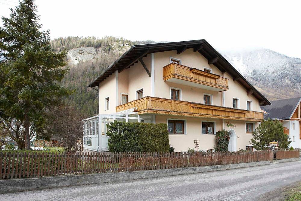 Geheel appartement, Apart Adrian 1 - Haus Bergblick in Nauderer Berge, Pfunds