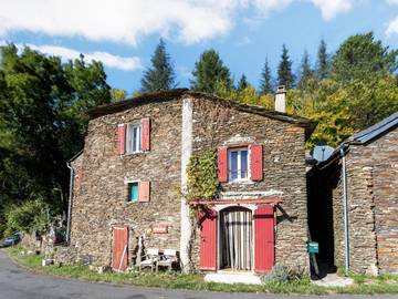 Gîte pour 4 personnes, avec terrasse, animaux acceptés à Saint-Germain-de-Calberte