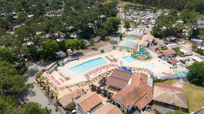 Camping pour 5 personnes, avec terrasse dans Claouey - 4