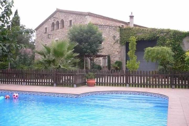 Gîte pour 8 personnes, avec jardin