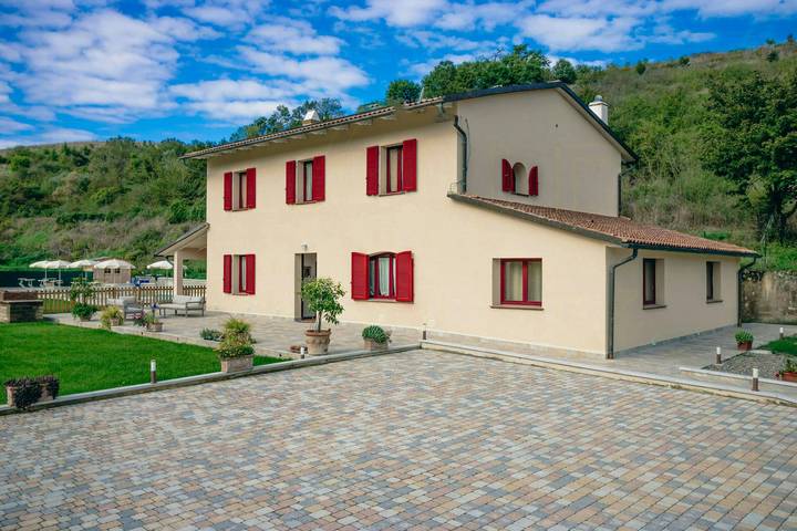Villa adatta alle famiglie con piscina privata in Toscana in Montaione, Chianti