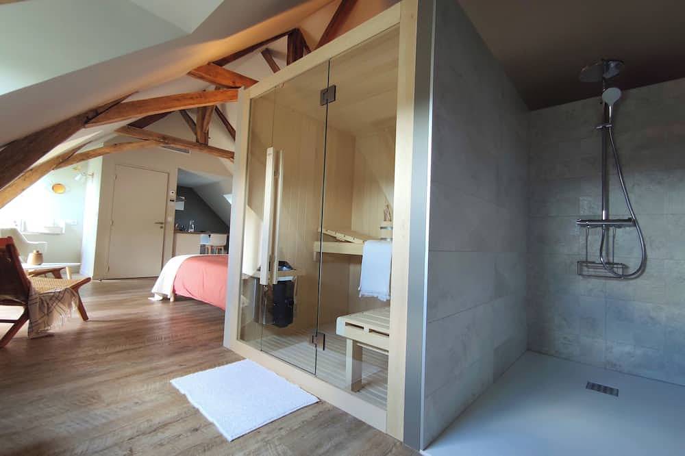 Izoë - Suite d'hôtes à la campagne avec Sauna Finlandais privatif in Saint-Ouën-des-Toits, Mayenne