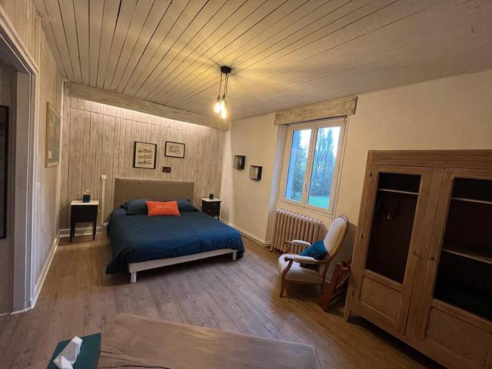 Gîte pour 3 personnes, avec piscine ainsi que vue et jardin à Troo - 2