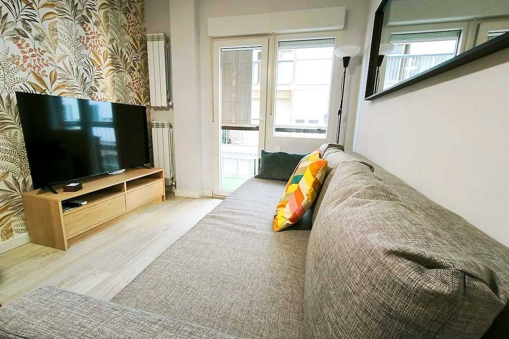 Entire apartment, Puerta De Madrid Apartment. 1 in Alcalá de Henares, Madrid Province