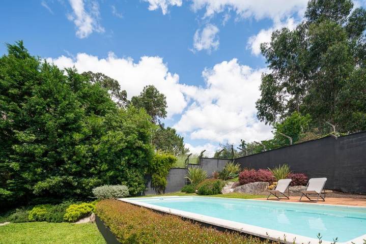Chalet para 6 personas, con piscina además de jardín y vistas, Se admiten mascotas en Comarca de Noia - 2