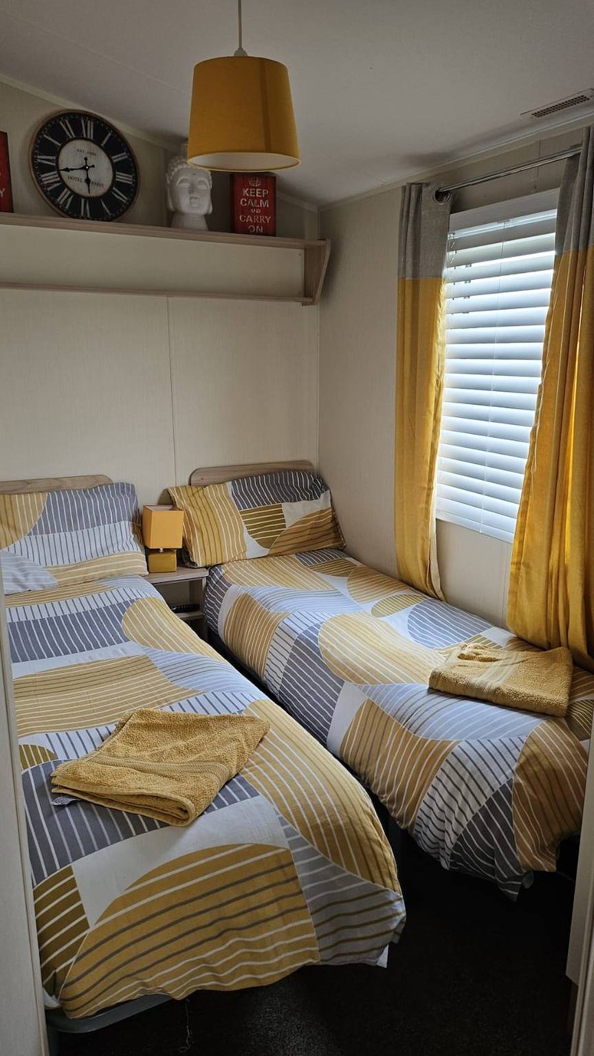 3 Bed Caravan - Sleeps 6 - Pets - Parking - Wifi in Ingoldmells, Lincolnshire