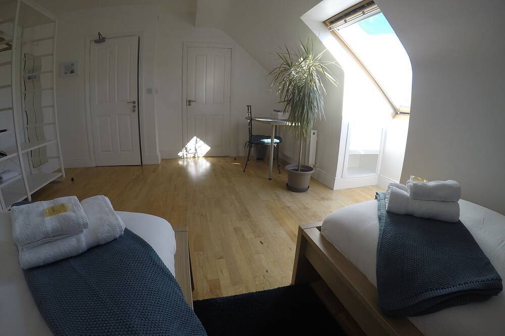 Triple room with ensuite bathroom in Portmagee, County Kerry