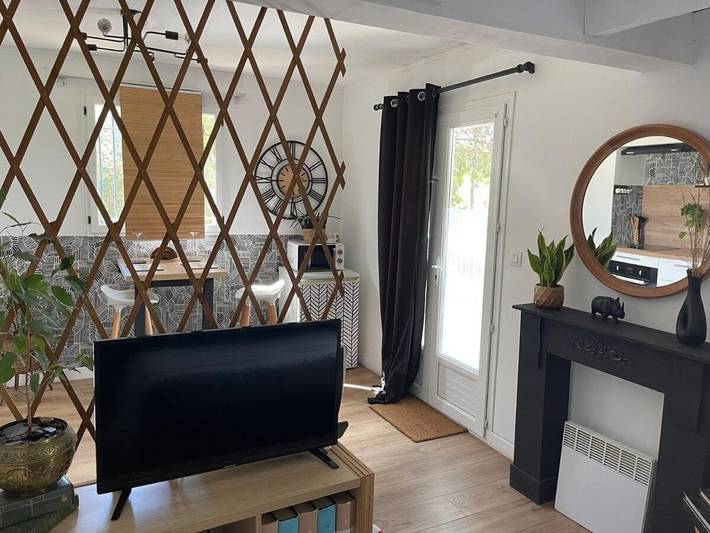 Gîte pour 2 personnes, avec jacuzzi ainsi que jardin et piscine à Puisserguier - 2