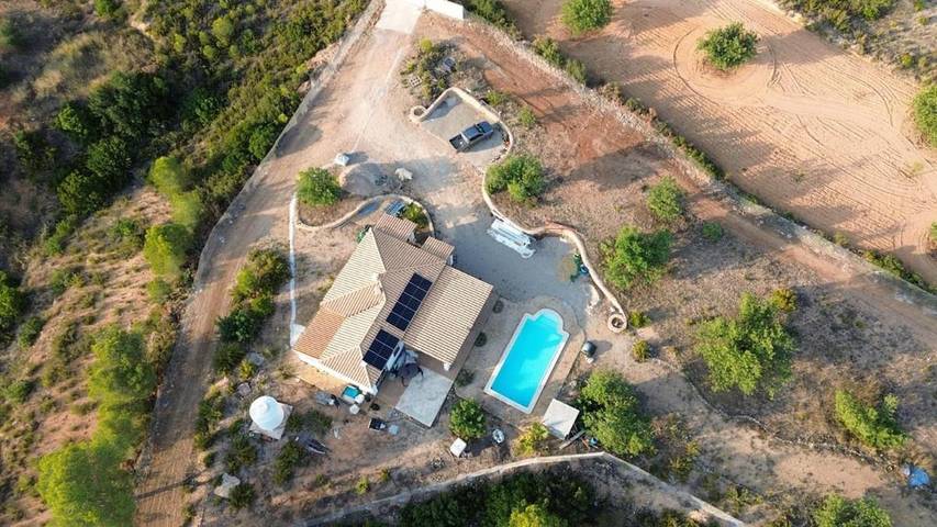Casa rural para 8 personas, con Balcón y Terraza además de Jardín y Piscina en Hoya de Buñol - 2