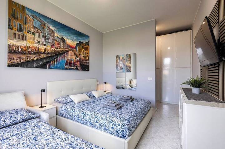 Appartamento intero, Spazioso appartamento con terrazzo Navigli, Bocconi in Milano, Provincia di Milano