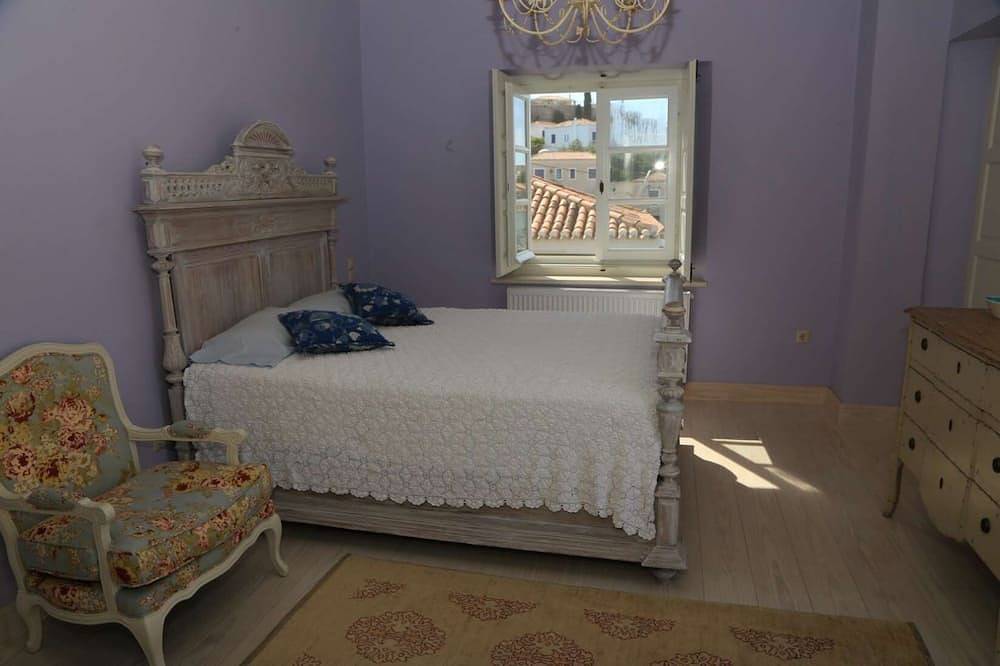 Luxury pool villa Arte in Spetses in Spetses