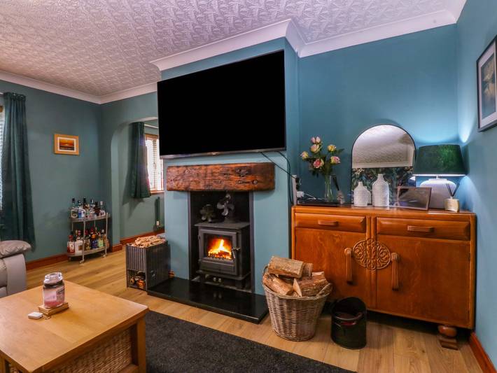 Cottage for 6 people, with Hot tub and Garden in Holyhead