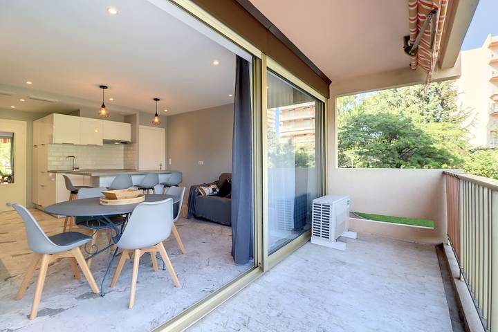 Ferienwohnung für 4 Personen, mit Pool und Terrasse in Antibes - 2