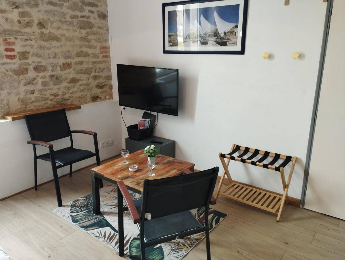 Appartement entier, Studio moderne les pieds dans l'eau in Larmor-Baden, Côte des Mégalithes