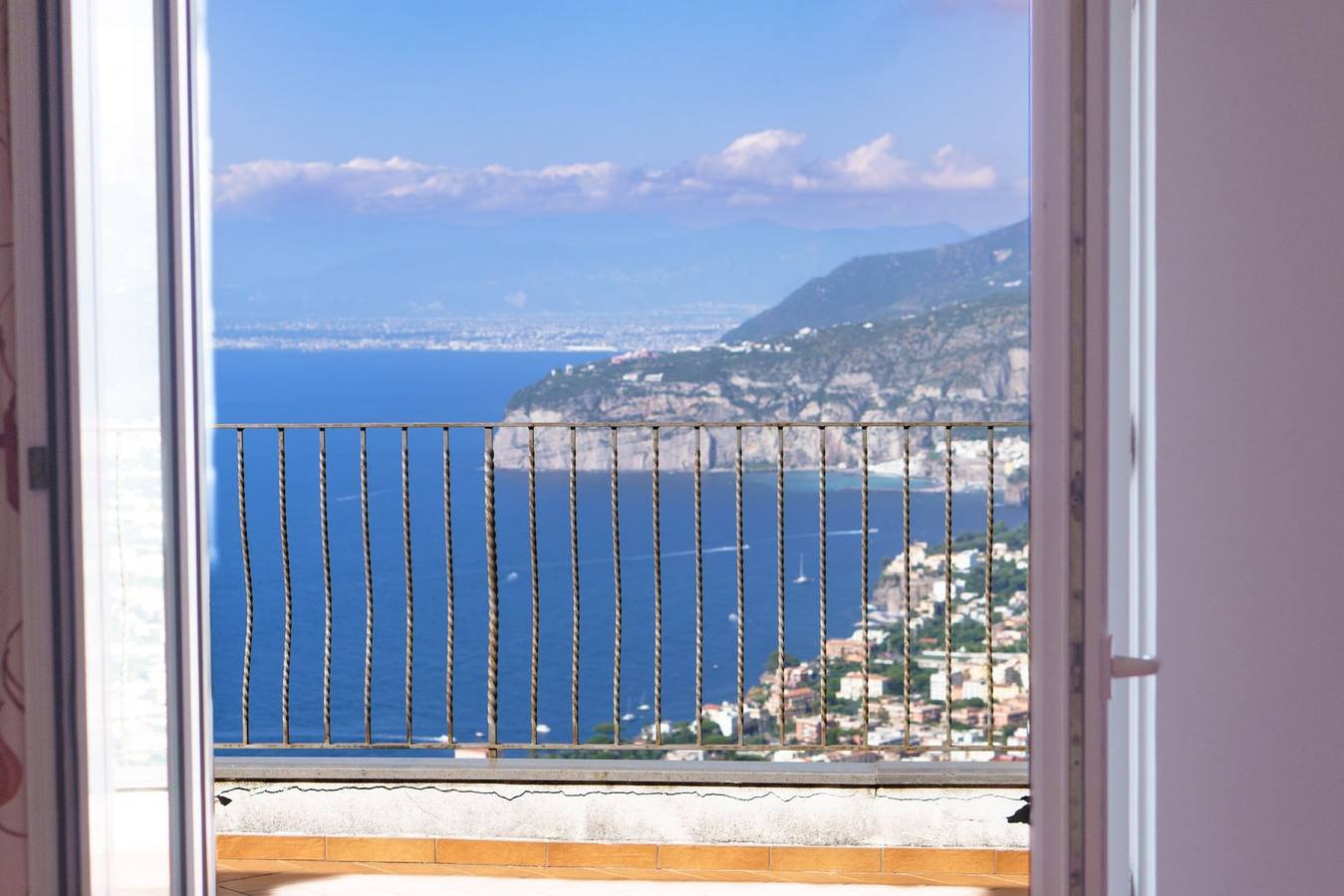 Amore Rentals - Villa Savoia con Vista Mare e Giardino in Sorrento, Napoli e dintorni