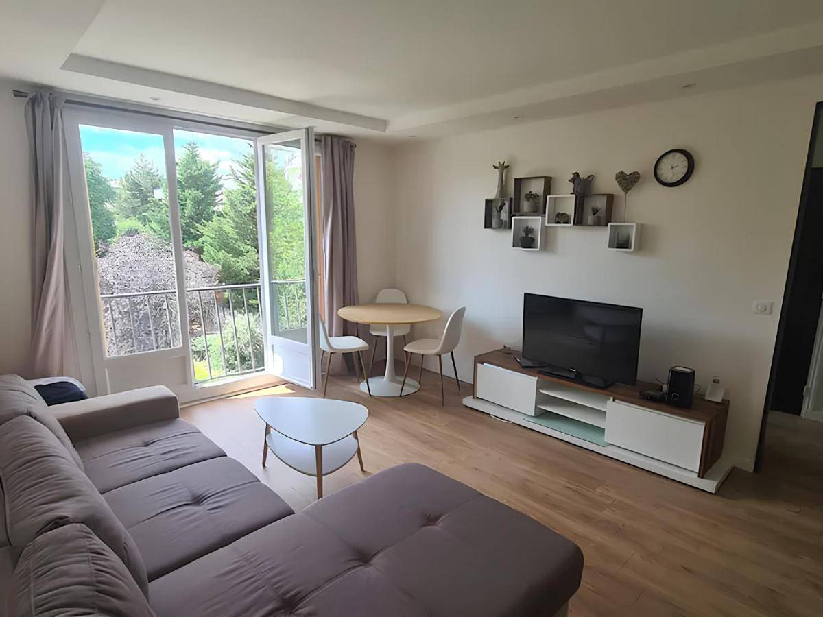 Appartement entier, Sunny and renovated flat in secure residence in La Garenne-Colombes, Hauts-de-Seine