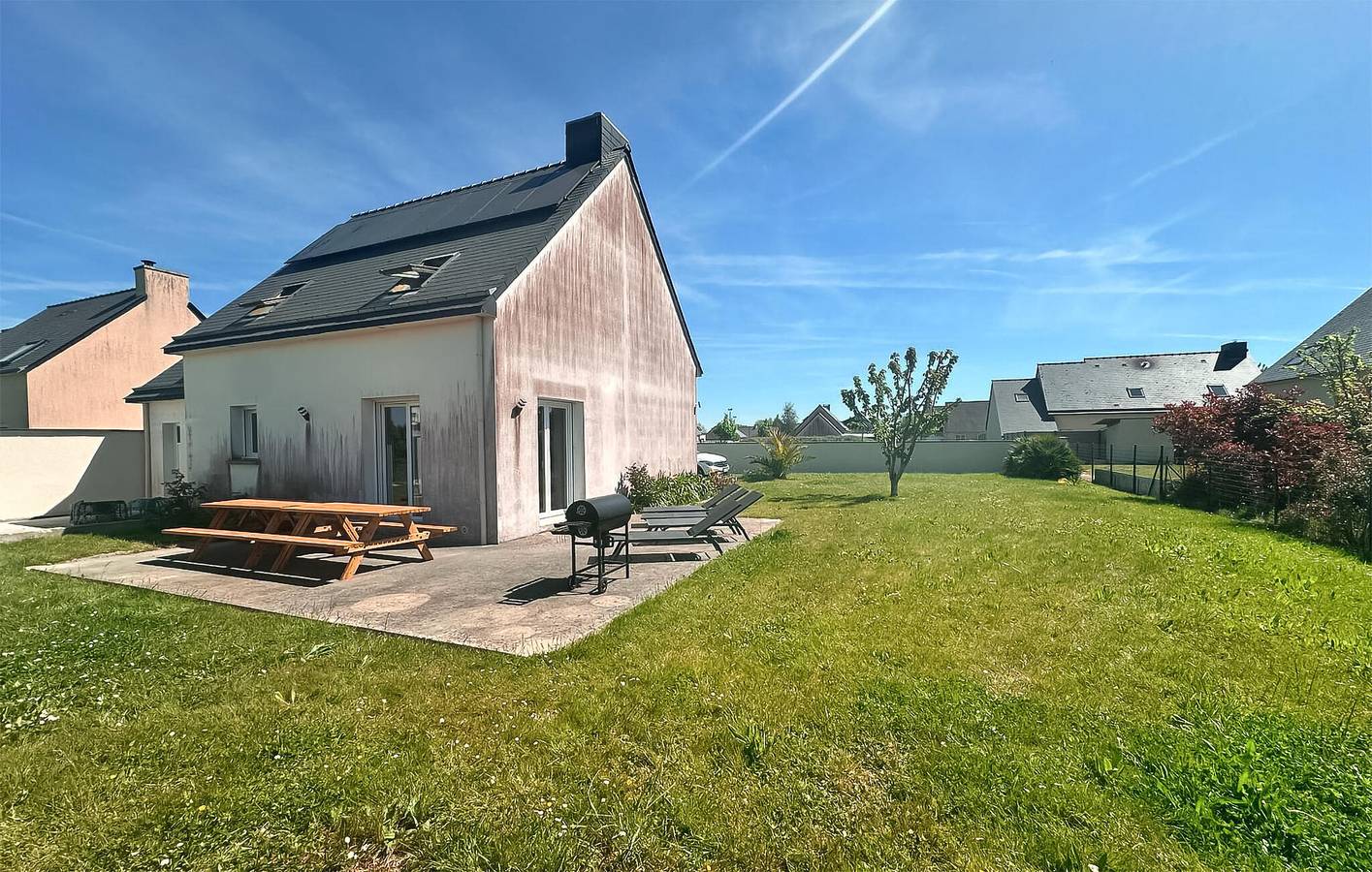 Gemütliche Ferienwohnung mit Garten, WLAN und Parkplatz in der Nähe der Küste und des Stadtzentrums in Le Vivier-sur-Mer, Mont-Saint-Michel-Bucht