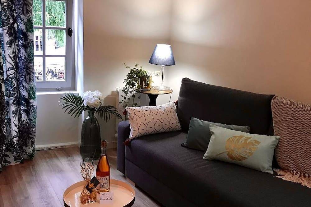 Entire apartment, L'Aparté-Apartment-Ensuite with Bath in Dinan, Dinan region