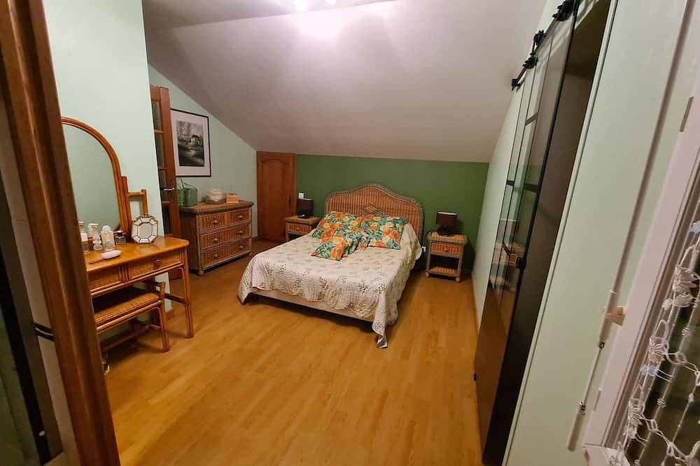 Gite de Charmes en Pays de Langres, Ville Historique in Changey, Haute-Marne