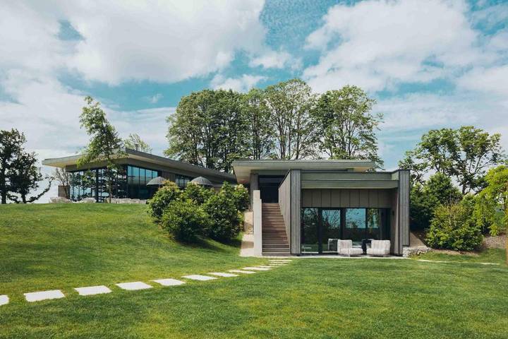 Chambre d’hôte pour 2 personnes, avec vue et vue sur le lac ainsi que jardin et piscine, animaux acceptés à Chanoz-Châtenay