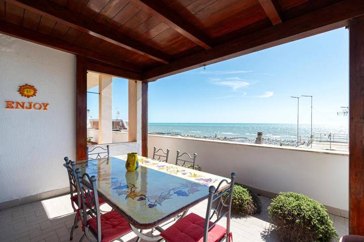 Appartamento per 4 persone, con Balcone e Terrazza nonché Panorama a Ostia