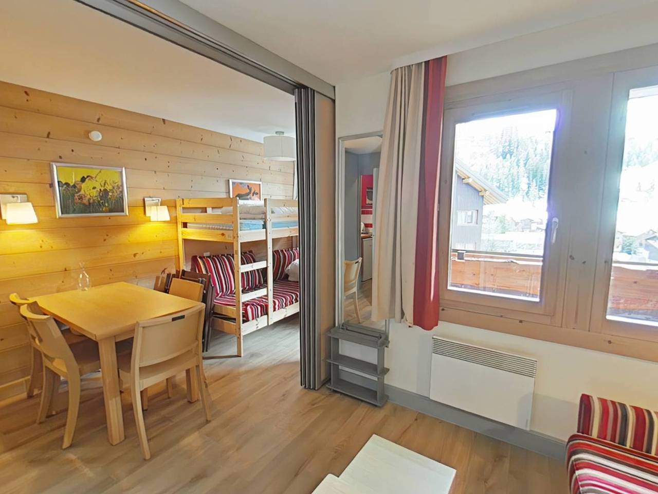 Studio entier, Appartement cosy à La Plagne avec balcon ensoleillé et parking couvert in La Plagne, La Plagne-Tarentaise