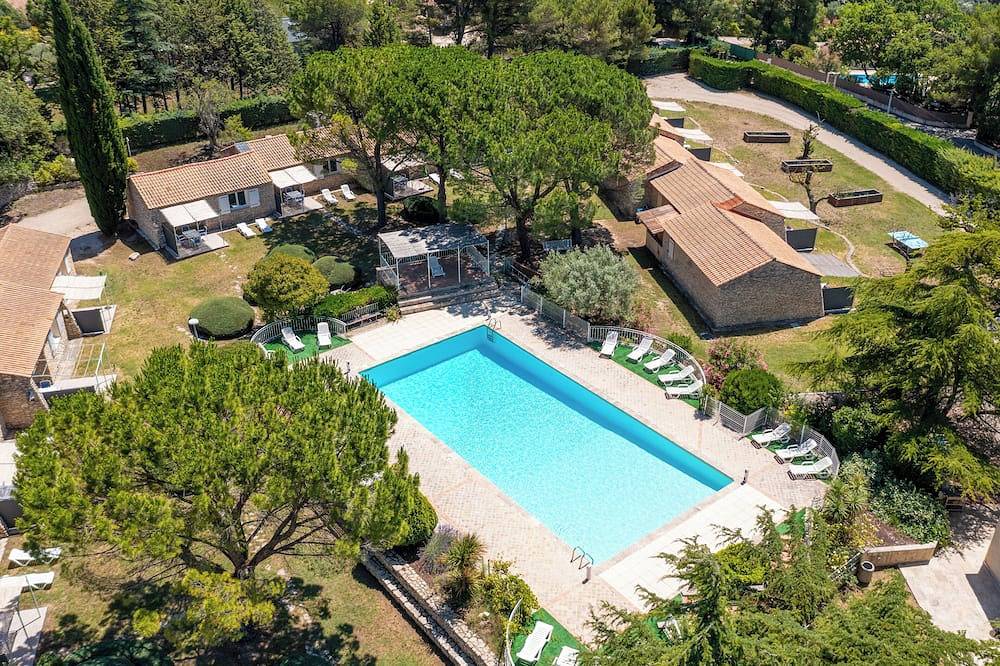 Logement avec piscine et clim en Provence in La Roque-sur-Pernes, Vaucluse