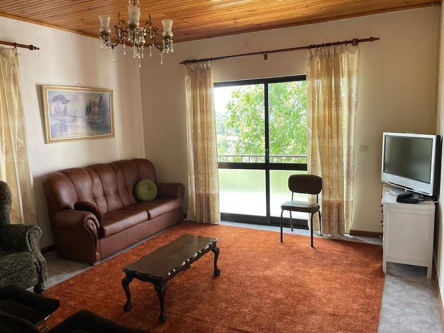 Two-Bedroom House in Montesinho
