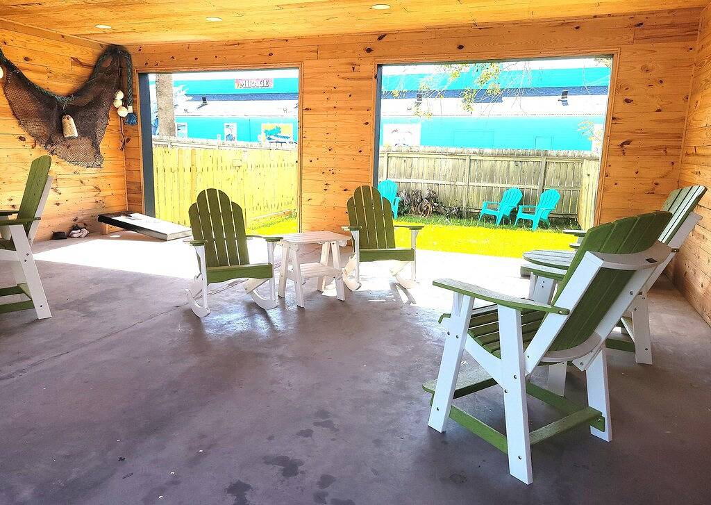 Ganze Wohnung, Affordable Efficiency (717E)--In-Town, Easy Beach Access, and Pet-Friendly! in Port Aransas, Mustang Island