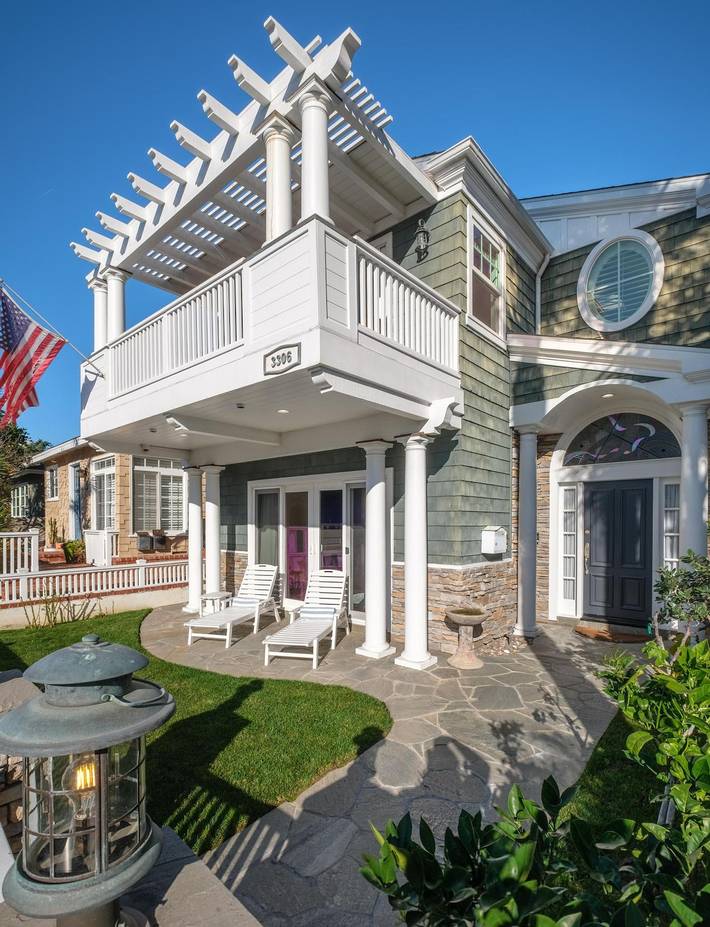 Vacation rental for 8 people, with balcony, kid friendly in Hermosa Beach