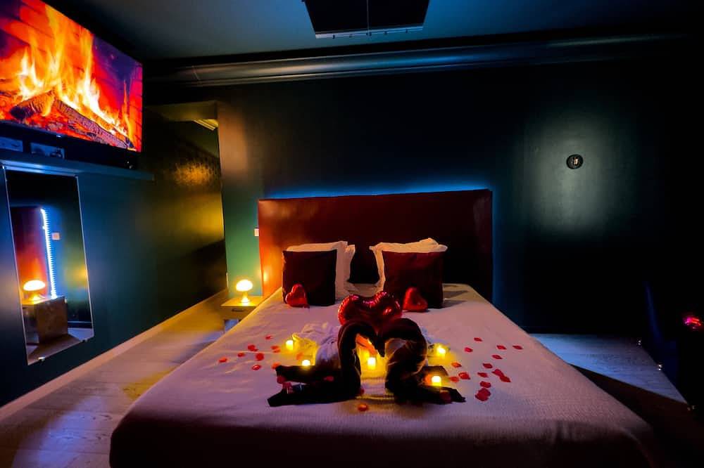 Entire apartment, Mieuxqualhotel Le Carré in Bordeaux, Bordeaux region