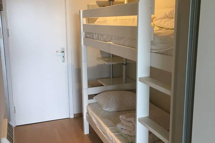 Geheel appartement, Mooie studio in De Panne op 50 m van het strand. in Belgische Kust