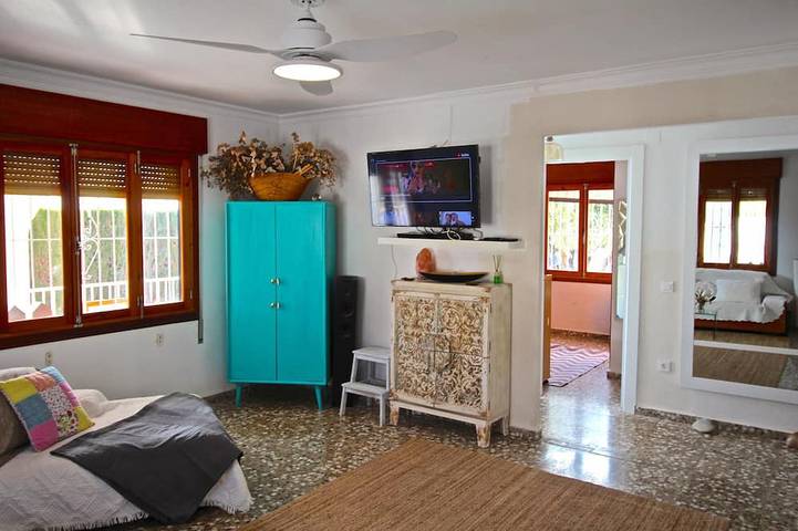 Location de vacances pour 6 personnes, avec jardin et terrasse, animaux acceptés à Busot - 2