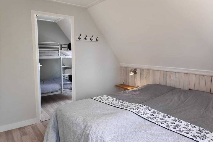 Gîte pour 4 personnes, avec terrasse ainsi que jardin et sauna à Égliseneuve-d'Entraigues - 3