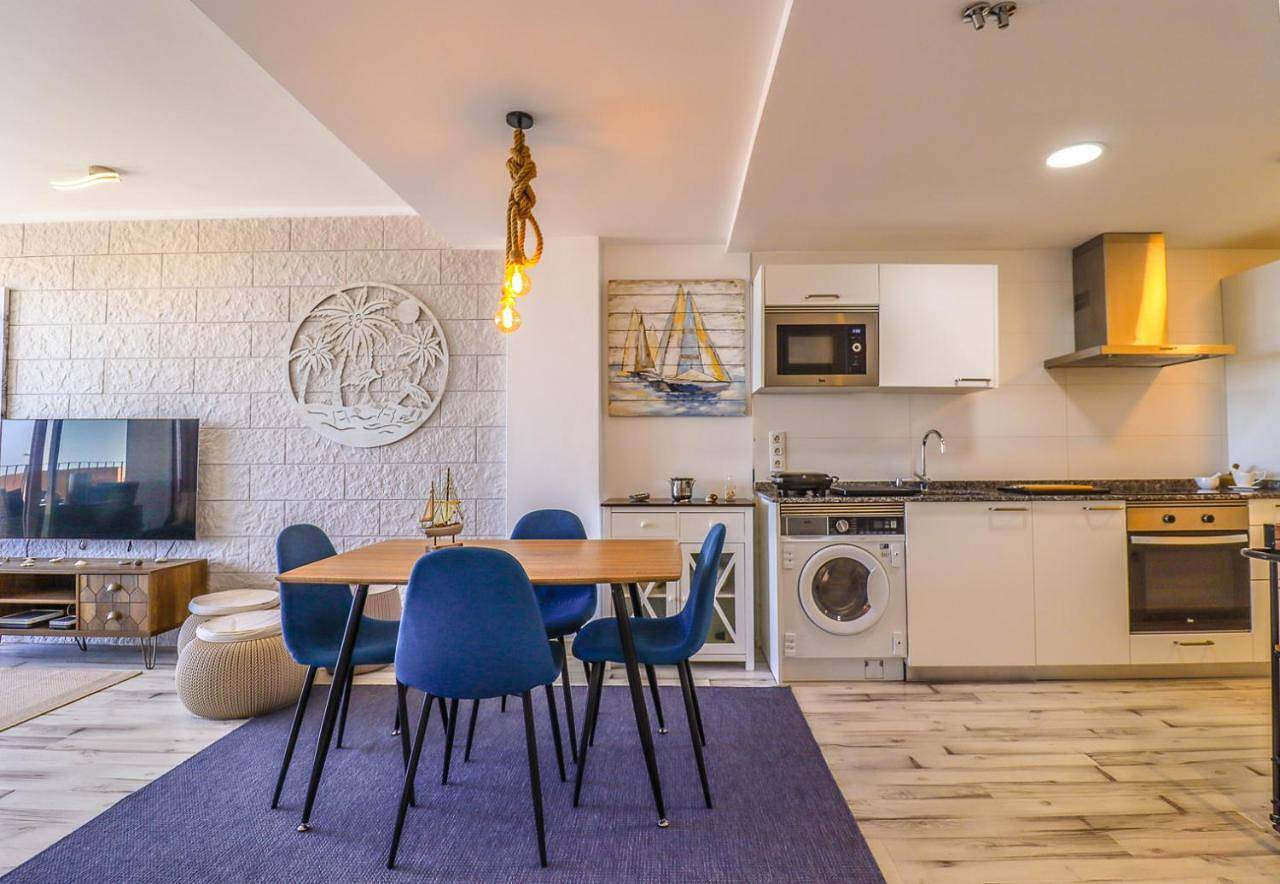 Apartamento entero, La Barquita - Luxury Apartment with Rooftop Pool & Gym in Adeje in Las Nieves, Adeje