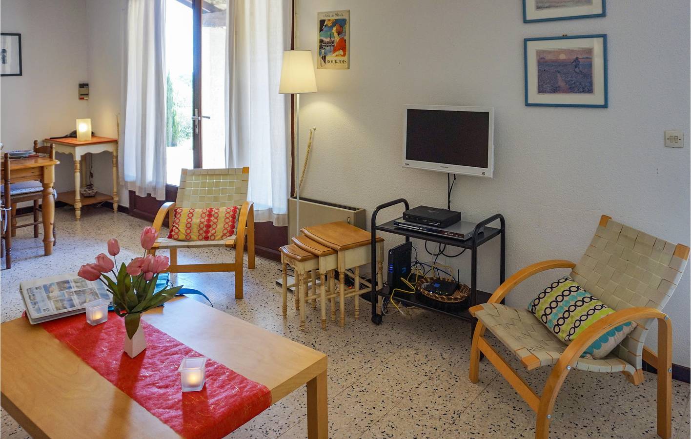 Paradis au bord de la piscine avec parking et Internet in Pierrerue, Région de Béziers