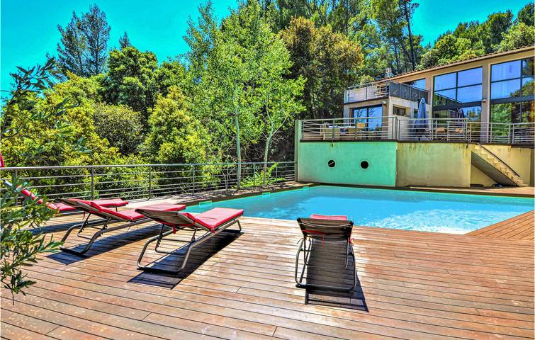 Location de vacances pour 8 personnes, avec Terrasse à Sauveterre - 2