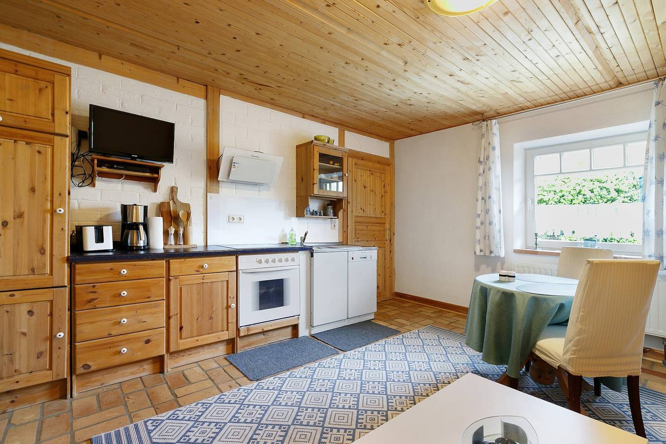 Vakantiehuis 'Girma-bierig' met privéterras, tuin en wifi, foto 7