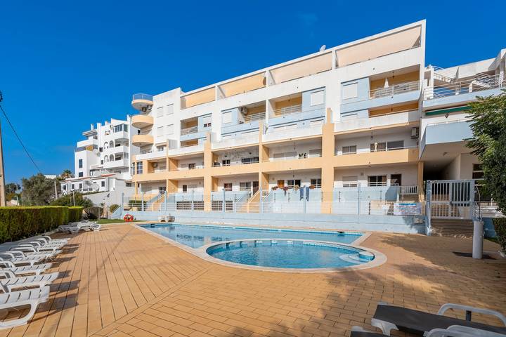 Ferienwohnung für 6 Personen, mit Balkon und Garten sowie Kinderpool in Alvor - 2