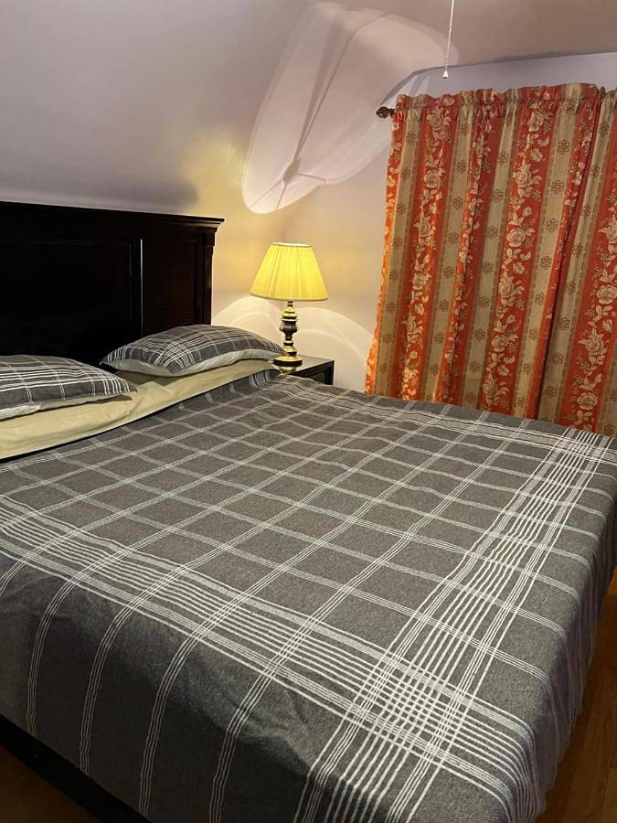 Maison d’hôte pour 3 personnes, avec piscine ainsi que terrasse et jardin dans Canada - 2