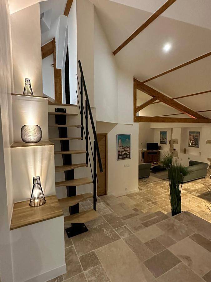 Location de vacances pour 10 personnes, avec piscine ainsi que jardin et vue à Gabillou - 3