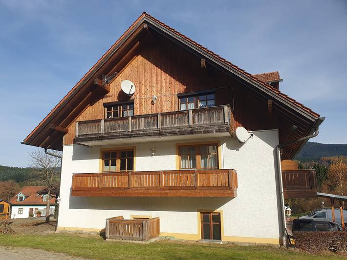 Ganze Wohnung, Ferienwohnung "Sonnenzeit" - Ferienwohnung mit großer Südwest-Terrasse & unbegrenztem Osserbad-Zugang in Lohberg, Ostbayern